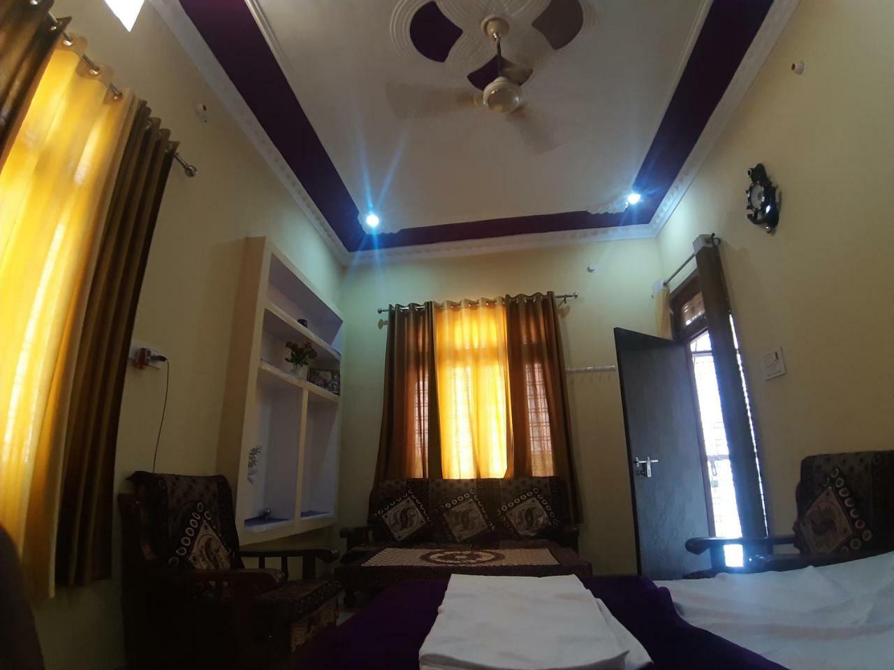Shree Ram Homestay Orchha Bagian luar foto